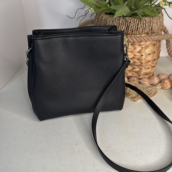 INC-Judith-Convertible-Quilted-Crossbody-Black - Picture 5 of 11